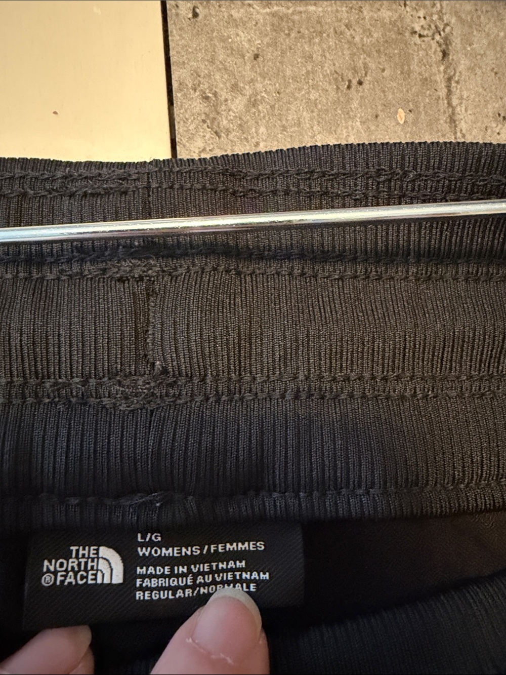 The North Face Black women’s cropped lightweight pants - Picture 4 of 5
